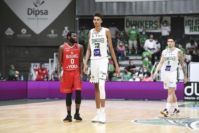 买马挣钱网站app-文班亚马争夺战斗勇也斗智！马刺复制传奇？