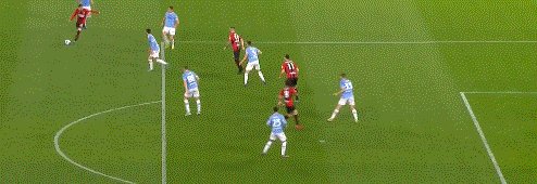 买马挣钱网站app-【意甲】吉鲁追平 伊布助攻绝杀 AC米兰逆转拉齐奥